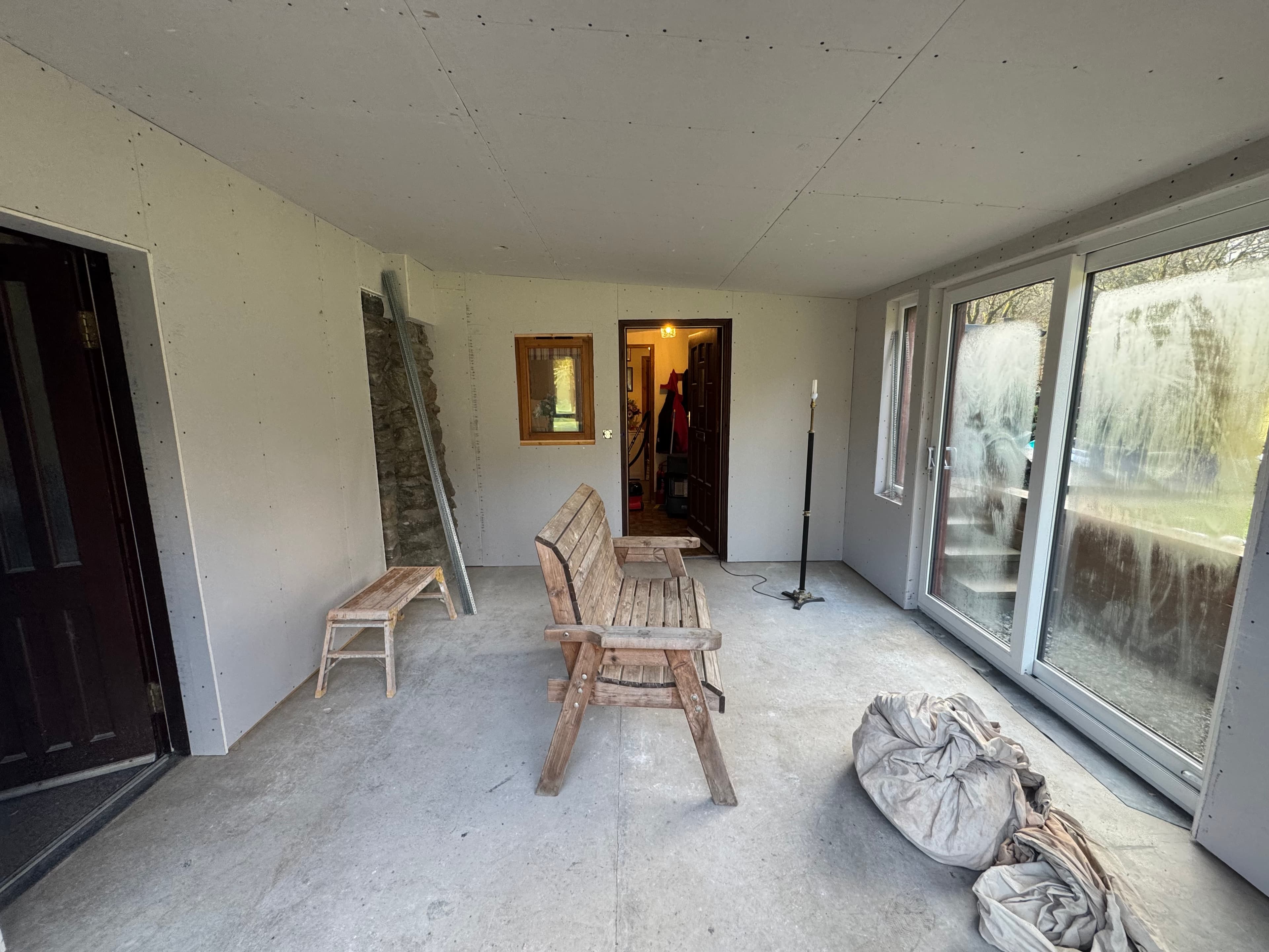 Ceiling finish around lighting
